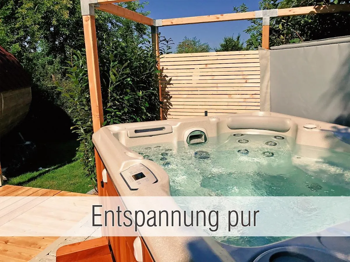 Holiday home Huette41: Ganze Huette Nah Am See Mit Privatem Whirlpool, Sauna. Umzaeunt. Waldkirchen