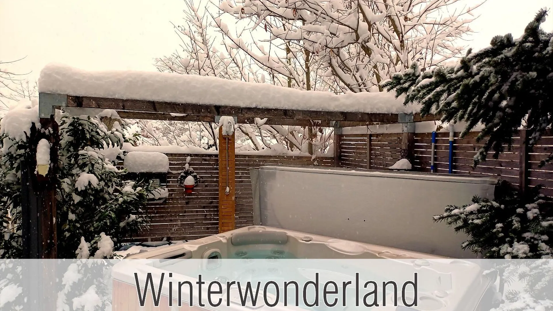 Huette41: Ganze Huette Nah Am See Mit Privatem Whirlpool, Sauna. Umzaeunt. Waldkirchen